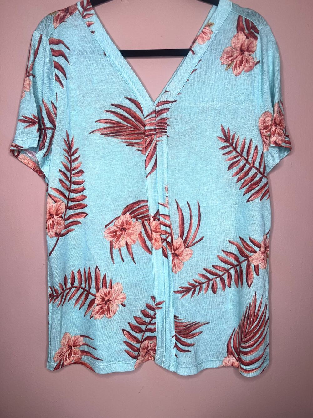 Belle Beach by Kim Gravel Tropical Hibiscus Palm Tee Top NWOT M Medium Blue